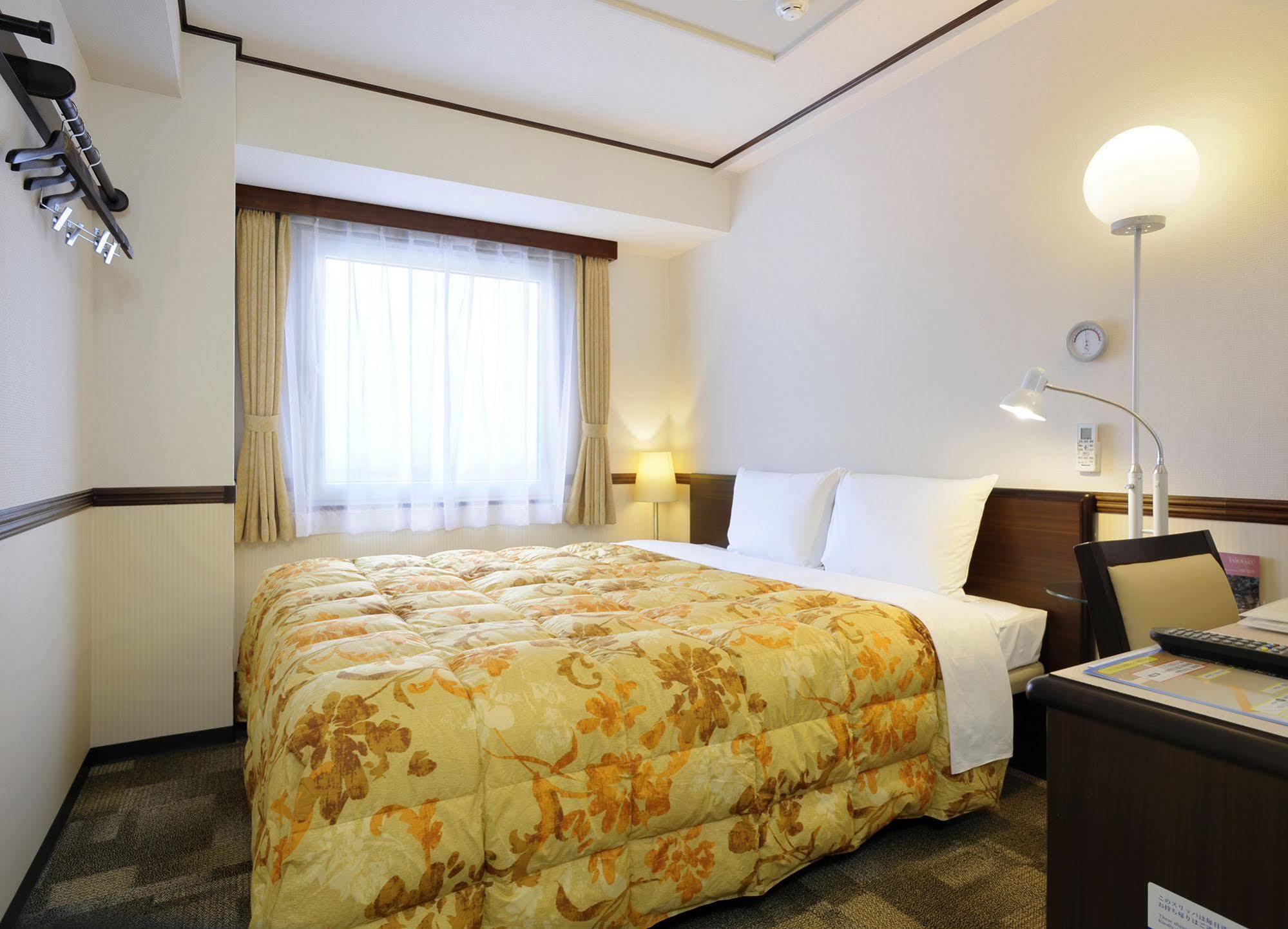 Toyoko Inn Hokkaido Sapporo-Eki Minami-Guchi Exteriör bild