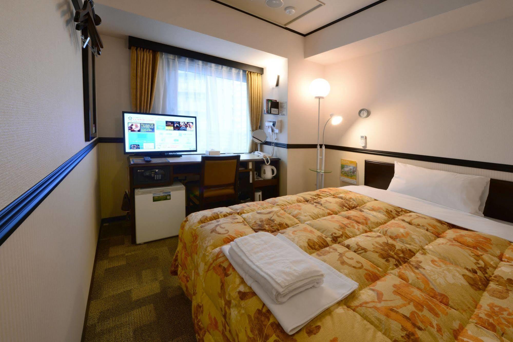 Toyoko Inn Hokkaido Sapporo-Eki Minami-Guchi Exteriör bild